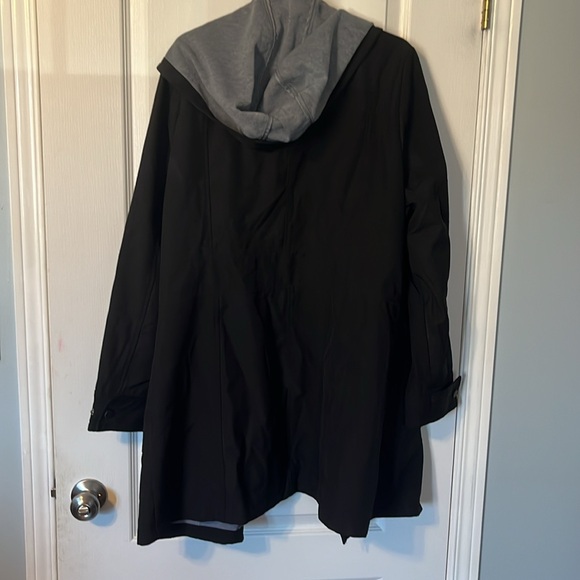 Woman’s spring jacket - Picture 3 of 3